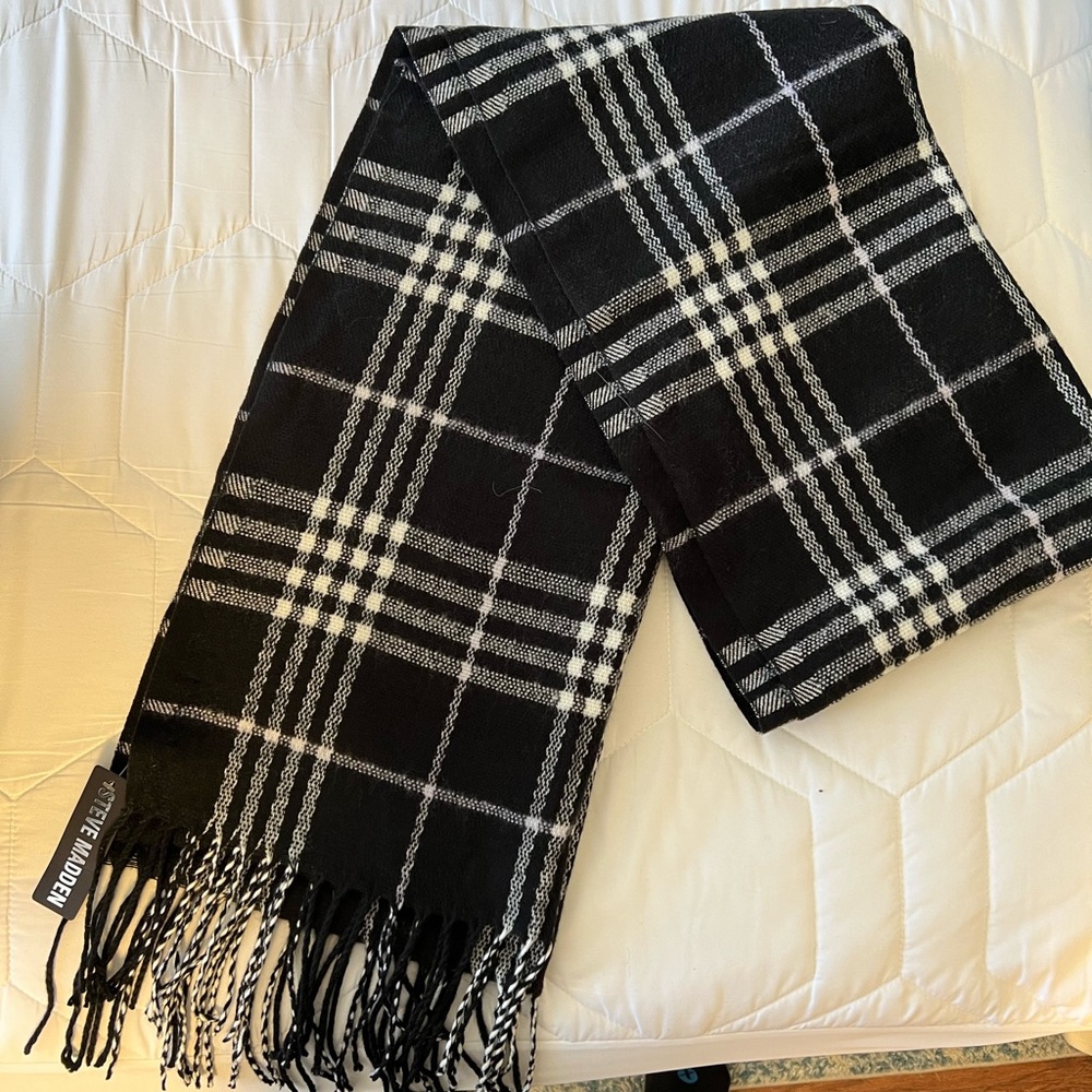 Steve Madden Scarf